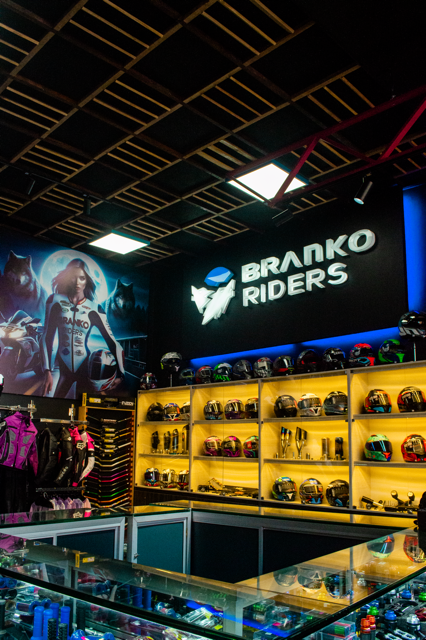 Showroom Branko Riders - Exhibición de productos